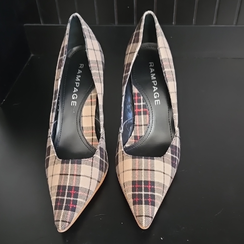 Rampage Black and Tan Stiletto Heels